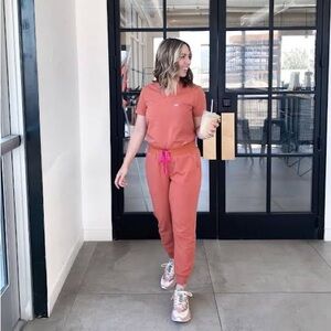 Figs Women's Zamora Joggers terracotta NWT SMALL